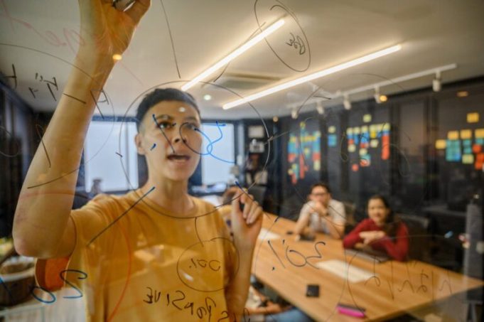 startup-brainstorming:-a-visual-blueprint-for-new-founders